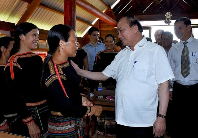 Nguyen Xuan Phuc rencontre des habitants de Dac Lac - ảnh 1